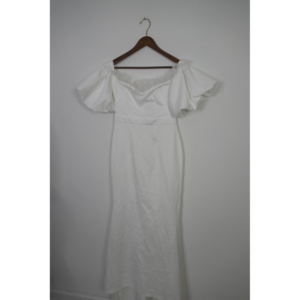 Long Wedding Dress Giffniseti White Gown with Train Size Medium